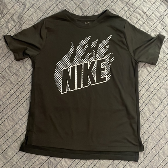 BOYS NIKE SHORT SLEEVE T-SHIRTS - Picture 4 of 5